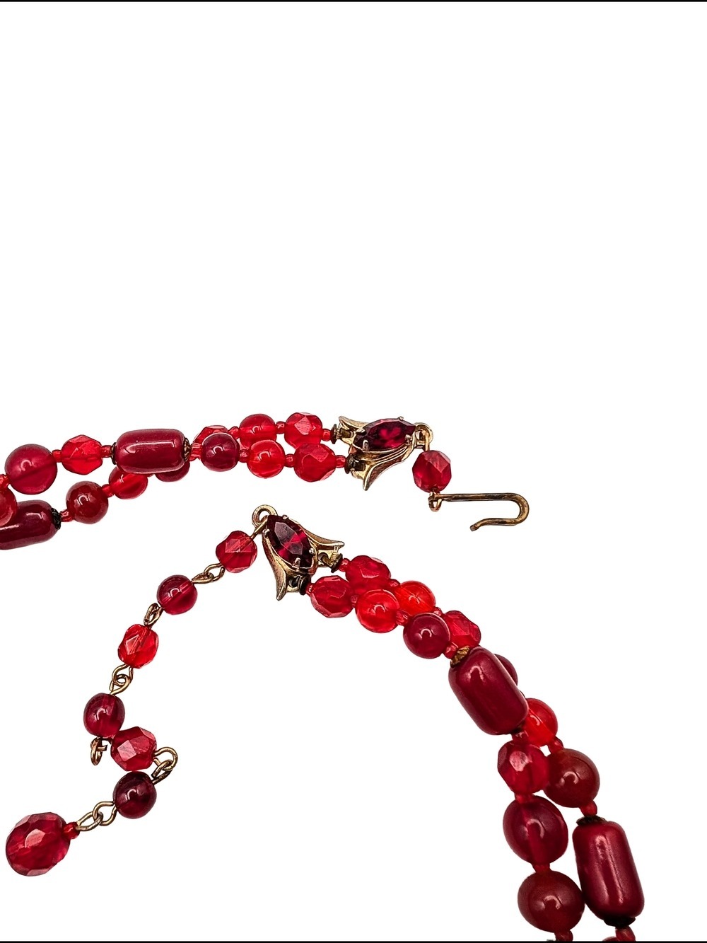 Vintage Mid-Century Choker With Red Glass Beads - Picture 2 of 3